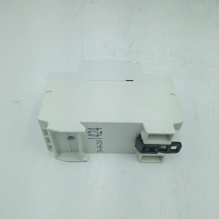 Contator de Instalação ESB24-04 24A 400v 230/240VAC/DC - Cabo Eletro