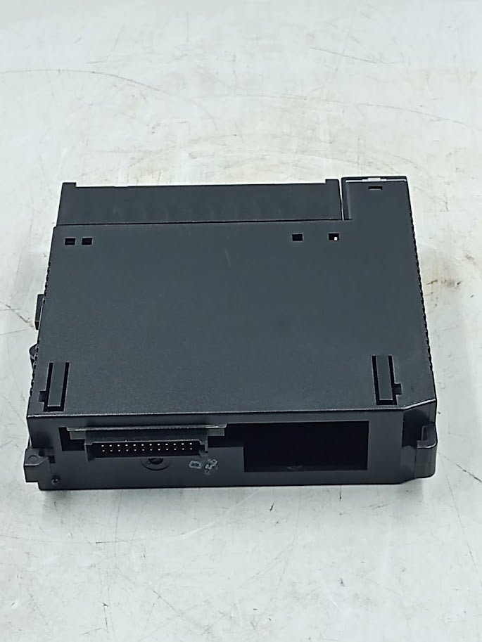 Módulo de Saída Ge Fanuc IC693MDL730J 12/24 VDC 2A 8PT - Cabo Eletro