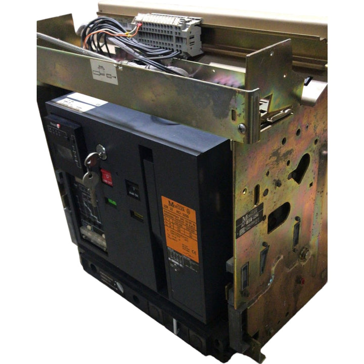 Disjuntor Moeller IZM 32 HD-3200 3P 690V 3200A 75KA - Cabo Eletro