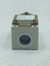Corpo da Chave de Limite Telemecanique XCK-B1 500V 10A - Cabo Eletro