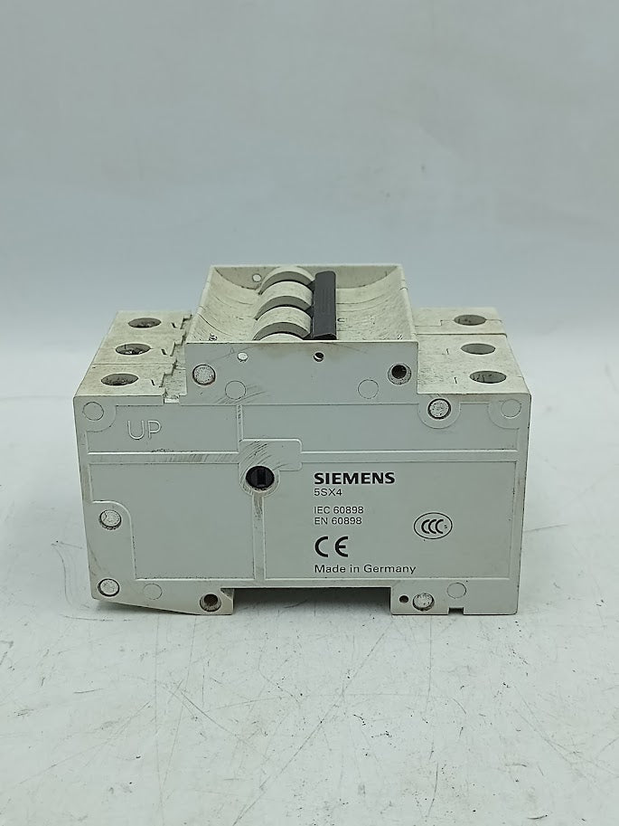 Disjuntor Tripolar Siemens 5SX43 C50 400V USADO - Cabo Eletro